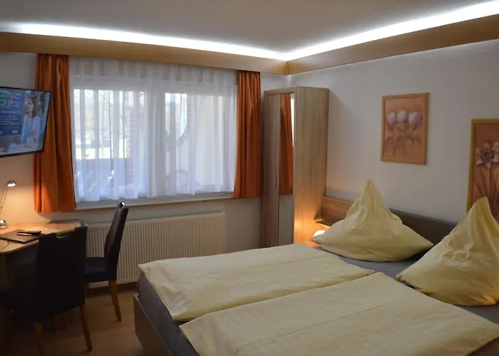 فندق Und Restaurant Feustel 3*