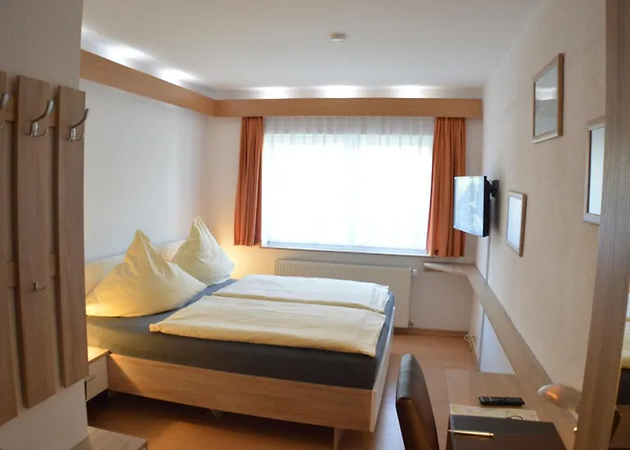 Und Restaurant Feustel 3* 플라우엔