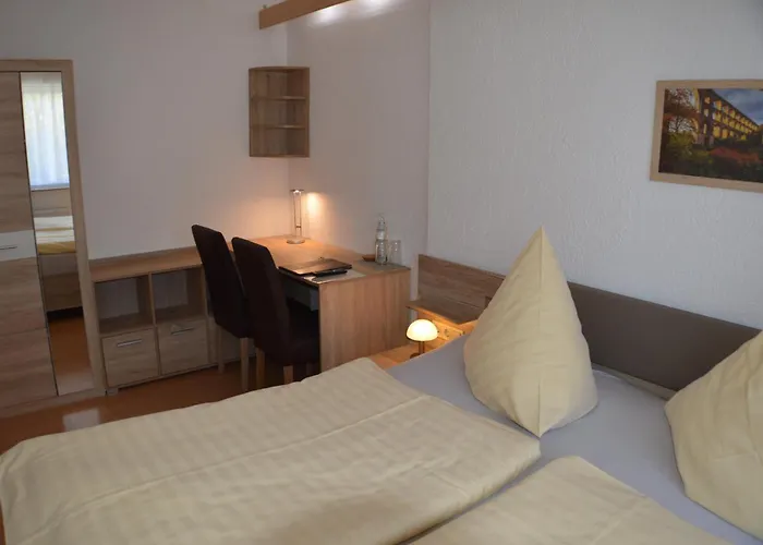 فندق Und Restaurant Feustel بلوين